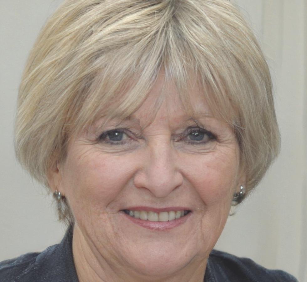 Freya Thornbury, Senior Communication Facilitator with expertise in financial client relations